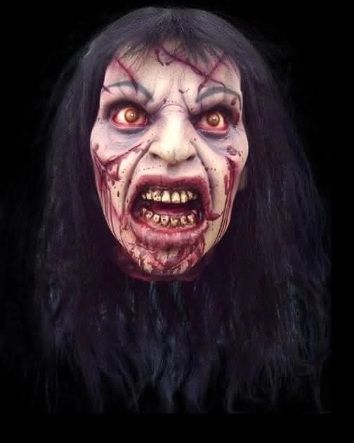 "Bloody Marie Severed Head" HD Studios Halloween Prop 3 "Bloody Marie Severed Head" HD Studios Halloween Prop - Image 3